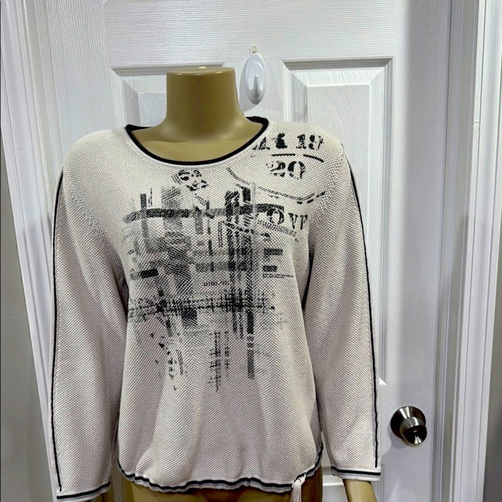 Rabe Graphic Print Sweater in Black and Beige.